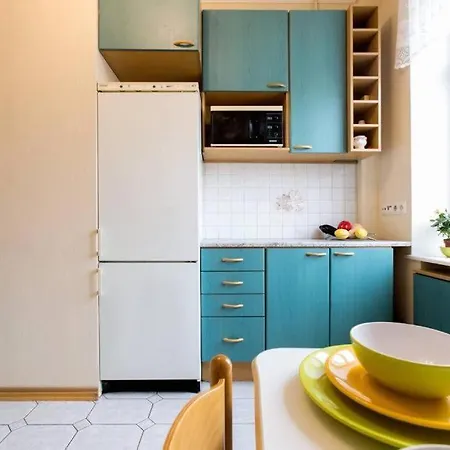 Bright Apartment Near Bus Statioon Талин Екстериор снимка