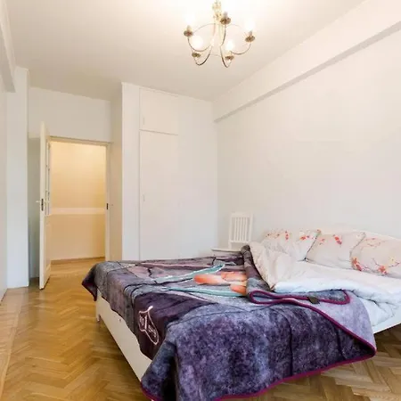 Bright Apartment Near Bus Statioon Талин Екстериор снимка