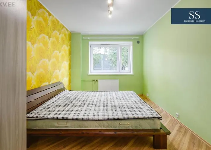 Bright Apartment Near Bus Statioon