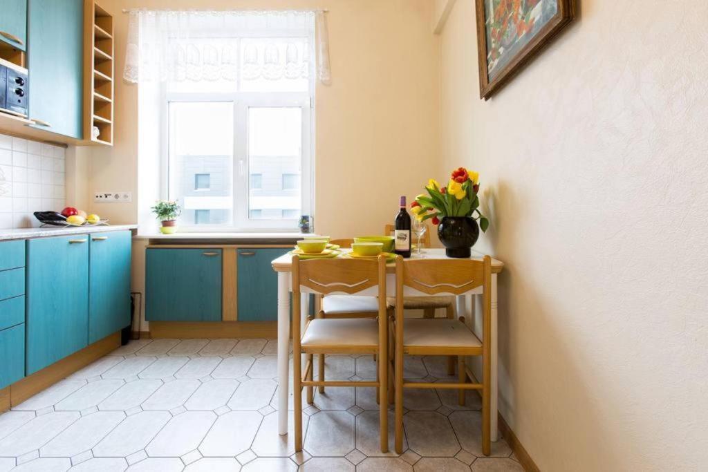Bright Near Bus Statioon Appartement